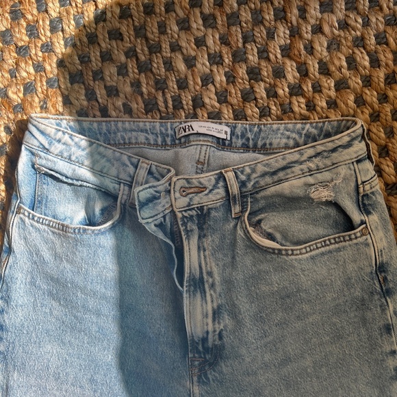 Zara Woman Denim Collection Size 10 Light Wash Slight Split jeans - Picture 5 of 5